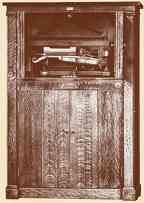 Catalogue illustration of a Mills Violano-Virtuoso (single violin model).